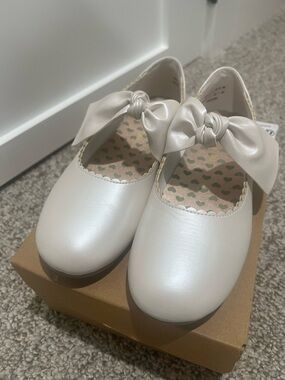 Dream Pairs Girls Ivory Pearl Bow Flats Size 2 Dress Ballet Shoes